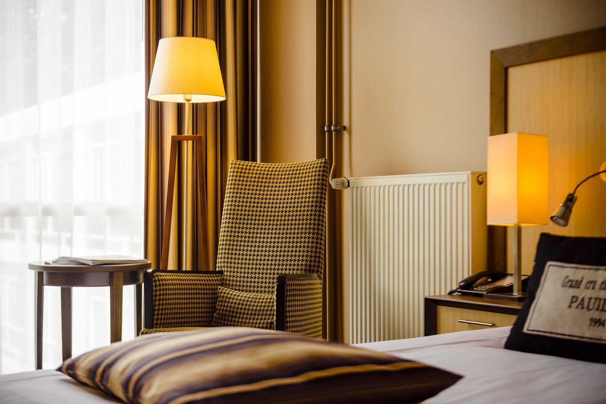 Fletcher Hotel Restaurant อาเมอร์สฟอร์ต ภายนอก รูปภาพ